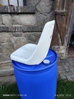 Prodám dvě sedačky do lodě, viz foto - 2