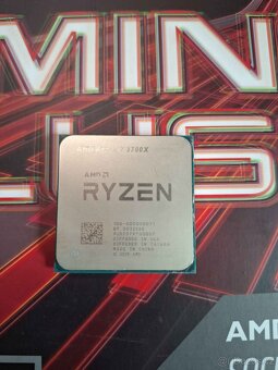 Procesor AMD Ryzen 7 3700x - 2