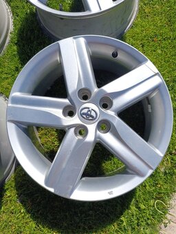 Originální alu kola Toyota 17 - 2