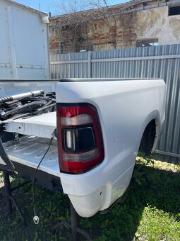 Korba Dodge RAM 1500 DT 2021 dlouhá 6,3ft - 2