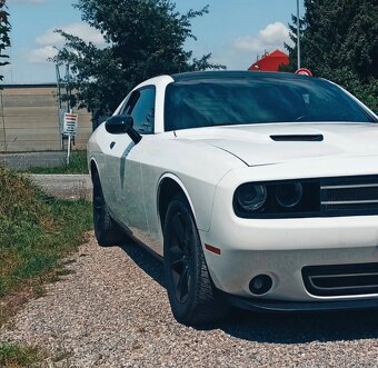 Dodge Challenger 3.6 bíla barva - 2