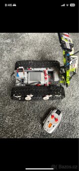 Lego technic pásové auto - 2