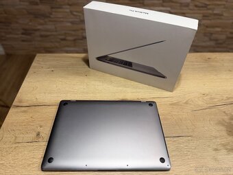 Apple MacBook Pro 15,4" 2019 TouchBar i9 16GB RAM 500SSD - 2
