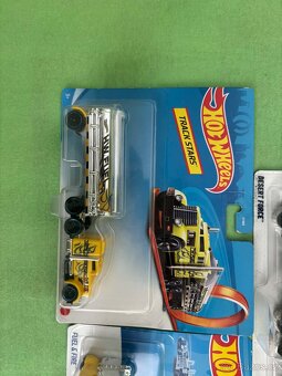 HOTWHEELS KAMIONY - 2