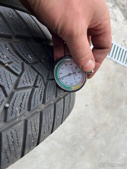 Pneu 205/60/16 - 2