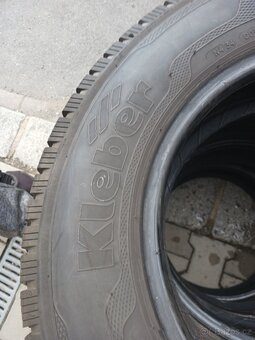 215/70R15c - 2