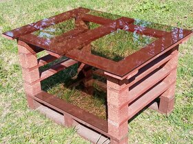 Dřevěný stolek - 2