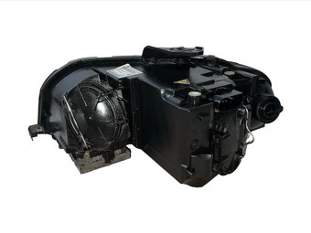 Pravý xenon světlo 8P0941004S Audi A3 8P r.v. 2007 - 2