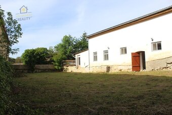 Prodej budovy s pozemkem - 2