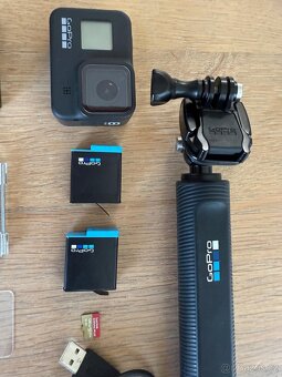 GoPro Hero 8 black + velké příslušenství + SD karta - 2