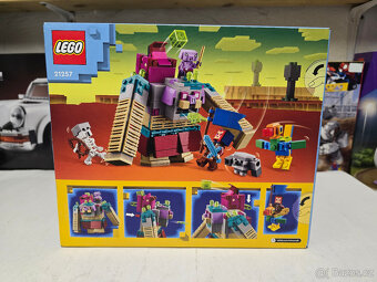 LEGO® Minecraft 21257 Střet s Devouverem + dárek - 2