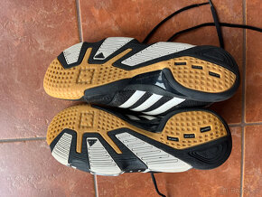 sálové boty Adidas Stabil velikost 44 - 2