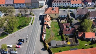 Prodej rohovoého domu - kombinace podnikání a bydlení ( 947 - 2
