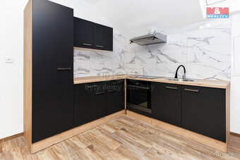 Pronájem bytu 3+1, 80 m², Pardubice, ul. Dašická - 2