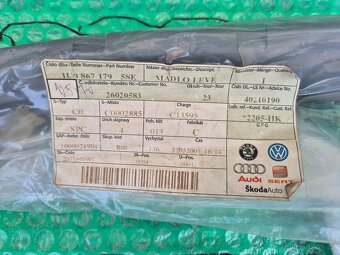 madlo dveří levé šedé Škoda Octavia I (1U) 1U0867179 5SE - 2