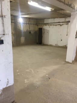 pronajmu dinu sklad 160m2  20min praha - 2