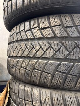 285/40 r22 Vredestein zimni - 2