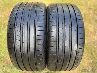2x Letní pneu Dunlop Sport MAXX RT2 - 235/40 ZR18 XL - 95% - 2