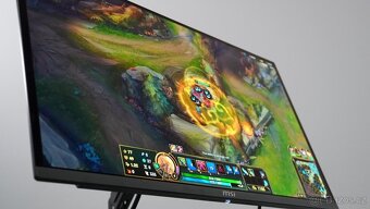 4K OLED 27" monitor MSI - výborný stav, záruka - 2