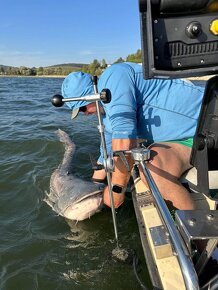 Držák echolotu - sondy, sonar, člun, loď, LiveSonar Holder - 2