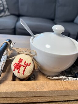 Čert a Mikuláš- vyšívané skořápky k zavěšení - 2