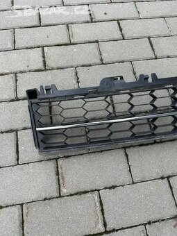 Středová mřížka předního nárazníku Superb 3 Face - 2