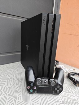 Playstation 4 PRO - 2