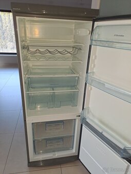 Chladnička komb. Electrolux ERB29233X - 2