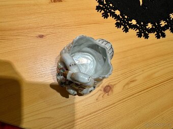 Porcelánová dóza - labutě - 2