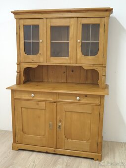 Kredenc z masivu - 2