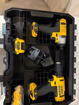 Aku Set DEWALT DCK211D2T - 2