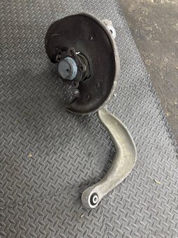 Audi A6 C7 4G těhlice - 2