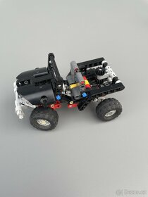 LEGO Technic - černé terénní vozidlo - 2