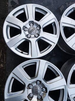 Prodám zánovní alu kola AUDI 7Jx17, ET33 5x112, 8R0601025S - 2