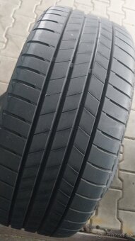 Prodám 2 x letní pneu Bridgestone 225/40/19 - 2