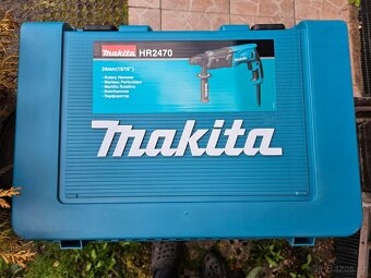 Makita HR2470 - 2