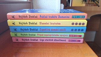 Sada knih – Dvojčata v akci (Vojtěch Steklač), výborný stav - 2