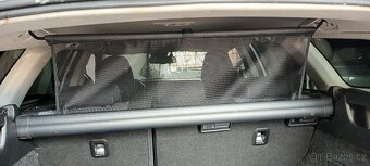 Toyota Auris Touring - dělící síťka do kufru - 2