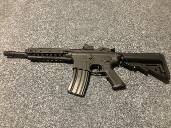 Airsoftová zbraň CYMA M4 - 2