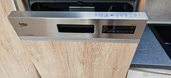 Vestavná myčka Beco - funkční - 2