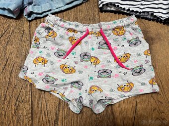 Troje dívčí kraťasy, vel. 116/122 cm - 2