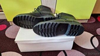 Vyšší boty... - 2