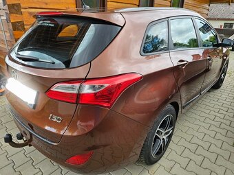 Hyundai i30 kombi benzín 1,6 - 2