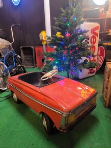 Šlapací autíčko Moskvič - 2