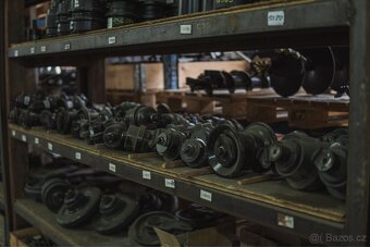 Podvozkové díly na pásové bagry - 2