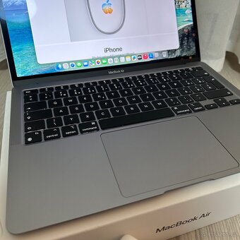 MacBook Air (8GB | M1 | 256gb | 13,3") + Záruka + Apple myš - 2