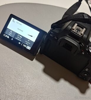 Canon EOS 250D, EFS 18-55mm - 2