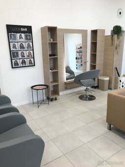 Pronájem kadeřnického křesla - 2