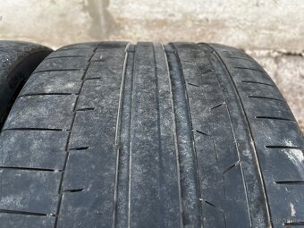 Pneu 295/30 R21 - 2