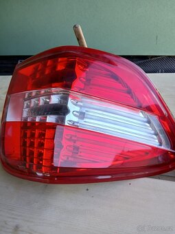 Světlomety na mercedes ML rok 2010 - 2